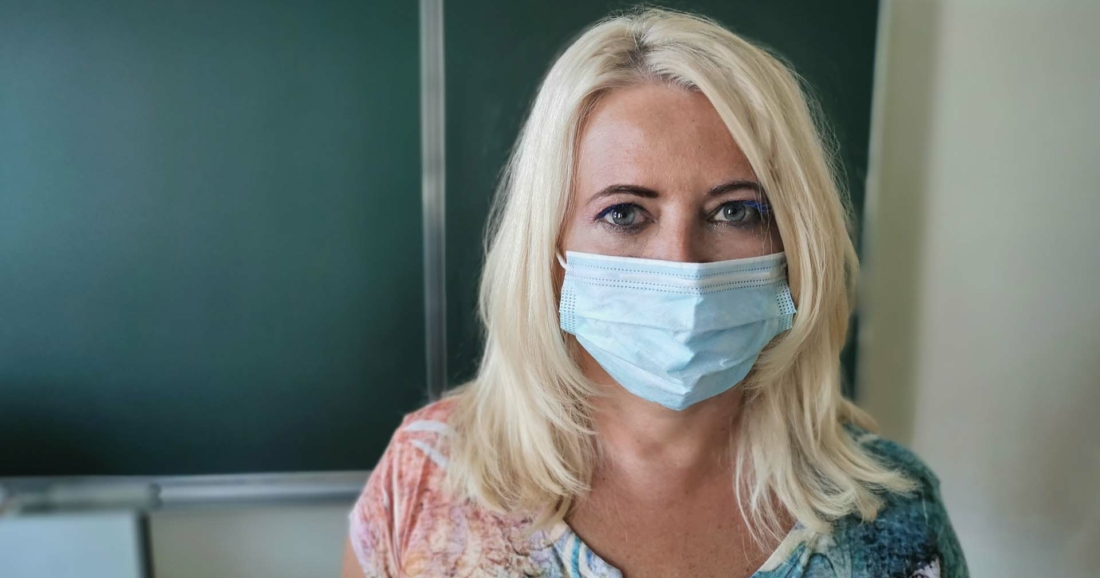 teacher in face mask
